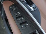 ◆パワーウィンドウスイッチ◆運転席から全席の窓の開閉操作を行うことが出来いつでも換気ができます!