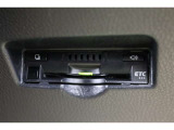 高速道路走行の料金所をノンストップで通過できるETCを装備!※ ETCカードのお申し込みも当社にお任せ下さい!