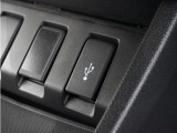 ◆アダプティブクルーズコントロール◆予め設定した車速内でクルマが自動的に加減速。前走車との適切な車間距離を維持しながら追従走行します。【LKAS】車線維持支援システムでステアリング操作を支援。