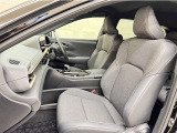 トヨタ中古車「まるごとクリーニング」施工済。外装はもちろん内装はシートを外して見えない所まで徹底洗浄しています。