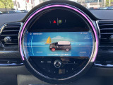 【MINIエクスペリエンスモード】それぞれのモードが特徴的なデザイン、アンビエントライトを備えるためお好みなときにコックピットのルックスや雰囲気の設定を変更頂けます