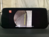 サイドカメラは運転席から死角になりやすい左フロントタイヤ付近を映し出します。