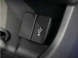 ◆USBチャージャー◆使いやすい場所に装備されています。