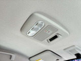 SOSコールスイッチ☆急病やあおり運転との遭遇など、緊急時には走行中でもスイッチを押すだけで、専門のオペレータに接続。警察や消防に連絡し、緊急車両の手配をサポートします。