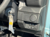 まごころクリーニングを実施済み!展示中は、運転席、ハンドル、シフトノブにビニールカバーを掛けて展示しております!!消臭&抗菌効果のある銀担持酸化チタン光触媒スプレーも施工済み!