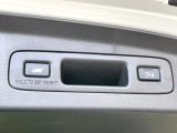 【パワーバックドア】スマートキーや運転席のボタンを押すだけでリアゲートが自動で開閉します!荷物を持っている時や、高い位置にあるバックドアを閉める際に便利な機能です♪