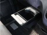 ◆ドリンクホルダー◆手の届きやすい場所にドリンクホルダーがあり、とても便利です。