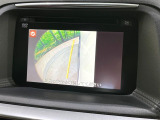 【サイド&バックカメラ】停車・駐車時に死角になりがちな運転席から見えづらいサイドとリアの障害物を確認できます!雨天時や夜間などは特に活躍してくれるアイテムです。