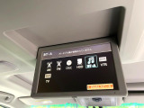 【フリップダウンモニター】大画面モニターで後席でもエンタメをお楽しみいただけます。小さなお子様にも大人気の装備です♪