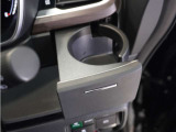 ◆ドリンクホルダー◆手の届きやすい場所にドリンクホルダーがあり、とても便利です。