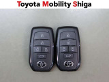 スマートキー2本付き!キーをポケットやカバンに入れておくだけでドアの施錠・開錠やエンジンスタートの操作が簡単です!