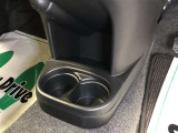 フロント席用カップホルダーです。
