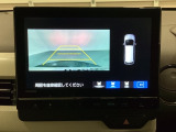 バックでの車庫入れも安心です! リアカメラが付いているバックモニター付のナビを装備しております。操作線もついており距離感も画面から確認できます。