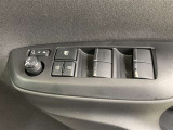 パワーウインドウスイッチ、いたずら防止・挟みこみ防止に、ウインドウロックスイッチを使用ください。便利な電動可倒式ミラースイッチ、集中ドアロックスイッチ