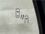 車線変更時の後方確認をアシストしてくれるブラインドスポットモニター!ドアミラーの死角を検知してくれるから車線変更もスムーズです。