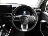 各操作スイッチなどもハンドルから手を放すことなく操作可能で安全運転に支援いたします!