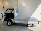 車を見るだけでも構いません。お気軽にご来店ください☆
