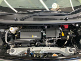 エンジンルームもクリーニング済みできれいですよ。日産の整備士がしっかりと丁寧に点検していますので安心してお乗りいただけます