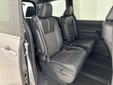 運転席や助手席だけでなく、カーテンエアバッグも装備しています。側方からの衝撃からもしっかりお客様を守ってくれます。