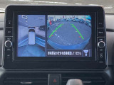 車を空から見たような映像が映る、アラウンドビューモニターで車両周辺の安全確認も一目でできます!小さなお子様や障害物も確認できるので、運転のし易さだけではなく事故防止にも役立ちます♪