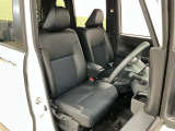 【運転席・助手席】内装ルームクリーニング済みです。しっかり綺麗にしていますので、是非、お確かめください。車に自信があるからこそ、是非一度ご来店頂き内外装も見てもらえると幸いです。