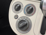 寒い冬も暑い夏も全席に快適な空調を届けてくれる、ダイヤル式エアコンを装備♪