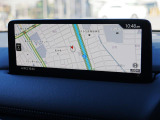 マツダコネクトの10.25インチワイドセンターディスプレイです。『Android Auto』『Apple CarPlay』や独自のコネクテッドサービスに対応したインターフェイスシステムです。