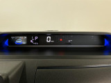 【メーターパネル】シンプルなデザインのメーターパネルは視認性が良く、必要な情報を運転手に分かりやすく伝えてくれます♪