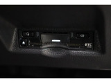 スッキリ装着されたビルトインタイプのETC!高速道路走行の料金所をノンストップで通過できます。※ ETCカードのお申し込みも当社にお任せ下さい!