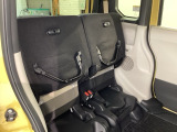 座面を跳ね上げるチップアップ機能付き☆高さのあるお荷物も積むのにとても便利です♪