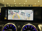バックカメラにより駐車時の後方確認も楽にできます。