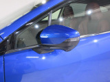 運転席側ミラー下にはカメラが内臓されています。