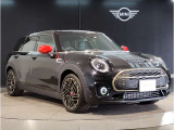 気密性の高いMINIは外観のかわいらしさとは裏腹に、外の雑音を遮り、高級感のある快適なドライブをお楽しみいただけます