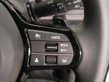 アダプティブクルーズコントロールは、高速道路などで設定した車速内で自動的に加減速の支援を行い、前走車との車間距離を維持しながら追従走行を支援する装置です。