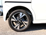 右リヤ165/55R15タイヤ&純正アルミホイール!