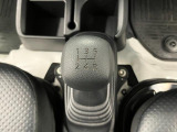 5速マニュアル車