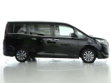 両側パワースライドドア付きだから、狭い駐車スペースなどでの 乗り降りラクラク!小さなお子さまのいるご家庭には嬉しい装備。