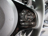 Hondaセンシングの機能のひとつ、アダプティブクルーズコントロール付!アクセルから足を離しても設定したスピードと前車との車間を保ち走行してくれます!車線維持もアシスト☆高速道路で疲労軽減ですね☆
