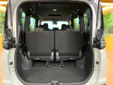 普段のお買い物や通勤、送迎等に十分な荷室スペースを確保しております。セカンドシートを倒すと、大きな荷物の積載も可能です♪