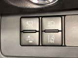 【TOYOTA SAFETY SENSE】走行中に前方の車両等を認識し、衝突の可能性がある時は警報音とブレーキで衝突回避と被害軽減をアシストしてくれます。