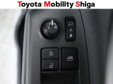 駐車時に便利なスマ-トキ-連動オ-ト格納式ドアミラーを装備しています。施錠すると自動的にドアミラーを格納する便利な機能です!