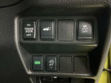 運転席スイッチ部 人気装備のオートバックドア付きで、とっても便利です!!