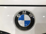 BMW認定中古車は100項目の箇所を徹底的にチェック致します。機械的な箇所や電気系、コンピューターなどを詳細に点検。交換基準に達した部品は整備した後にご納車致します。