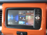 ナビゲーションは純正メモリーナビを装着しております。AM、FM、Bluetooth、ワンセグTVがご使用いただけます。初めて訪れた場所でも安心ですね!