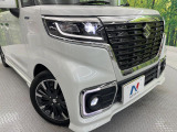 【LEDヘッドライト】悪天候や夜間走行時も良好な視界を確保し安心して運転できる高輝度LEDヘッドライトを装備!点灯速度が早く、消費電力も抑えられています。