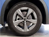 BMW純正アルミホイールです。納車時にはアルミホイールコーティングも承っております!是非ご検討下さいませ。