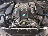 【ご納車前点検】BMW認定中古車は100項目の箇所を徹底的にチェック致します。機械的な箇所や電気系、コンピューターなどをご納車前に点検し、交換基準に達した部品は全て新品に修理返品した後にご納車致します。