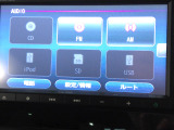フルセグTVを搭載。CD/DVD再生、Bluetoothオーディオに対応しています。