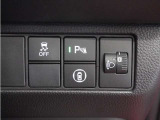 ◆パーキングセンサーシステム◆車庫入れの時などに近くに障害物がある場合、障害物までの距離を音で知らせてくれます。