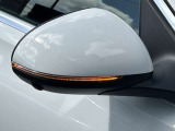視認性が高い純正ミラーを採用しております。安全に運転が出来る様、一つ一つの部品に拘っているのがメルセデス・ベンツです。